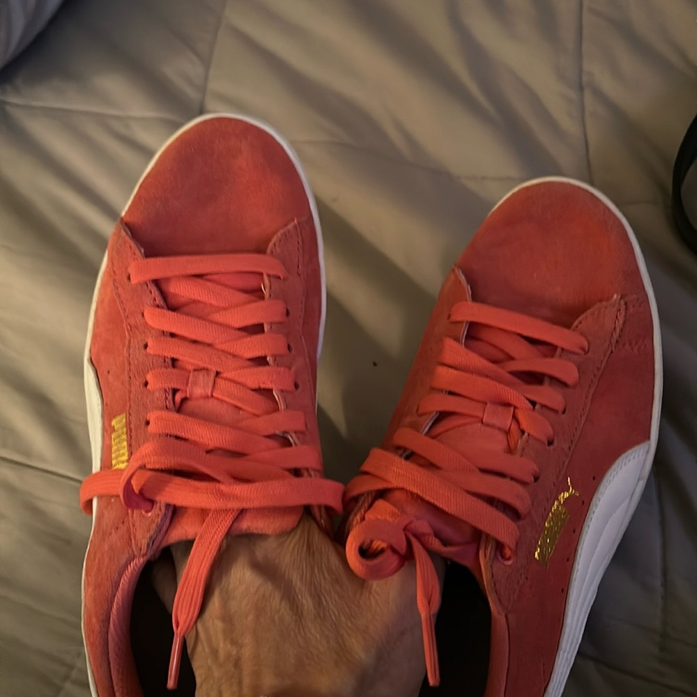 Puma sneakers, cute Pink color. Size 8